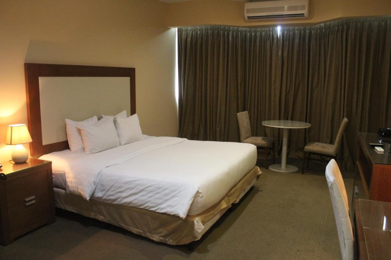 Central Park Hotel & Casino Panama-Stad Buitenkant foto